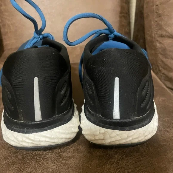 Saucony Men's Triumph 17 Navy and Black Athletic Shoes - Picture 4 of 5